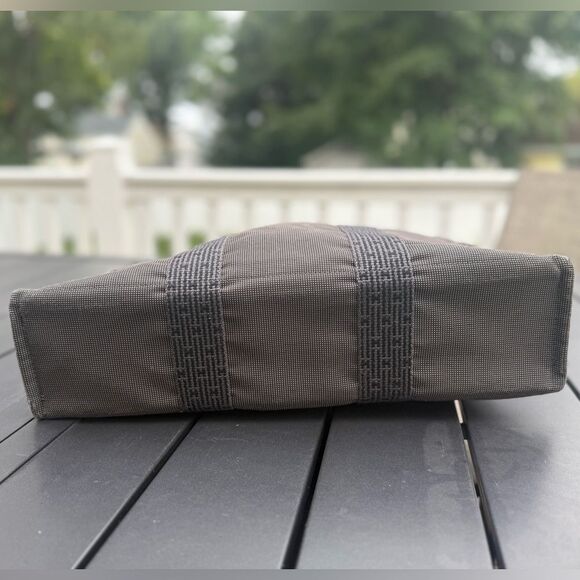 Hermes Grey Herline Canvas MM Tote Top Handle Bag with COA - Picture 7 of 11